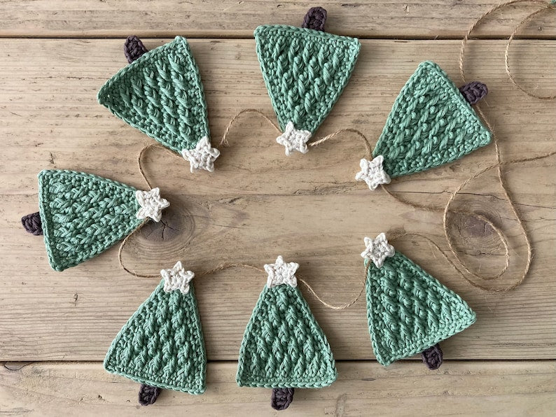 Christmas Tree Decoration - Crochet Pattern